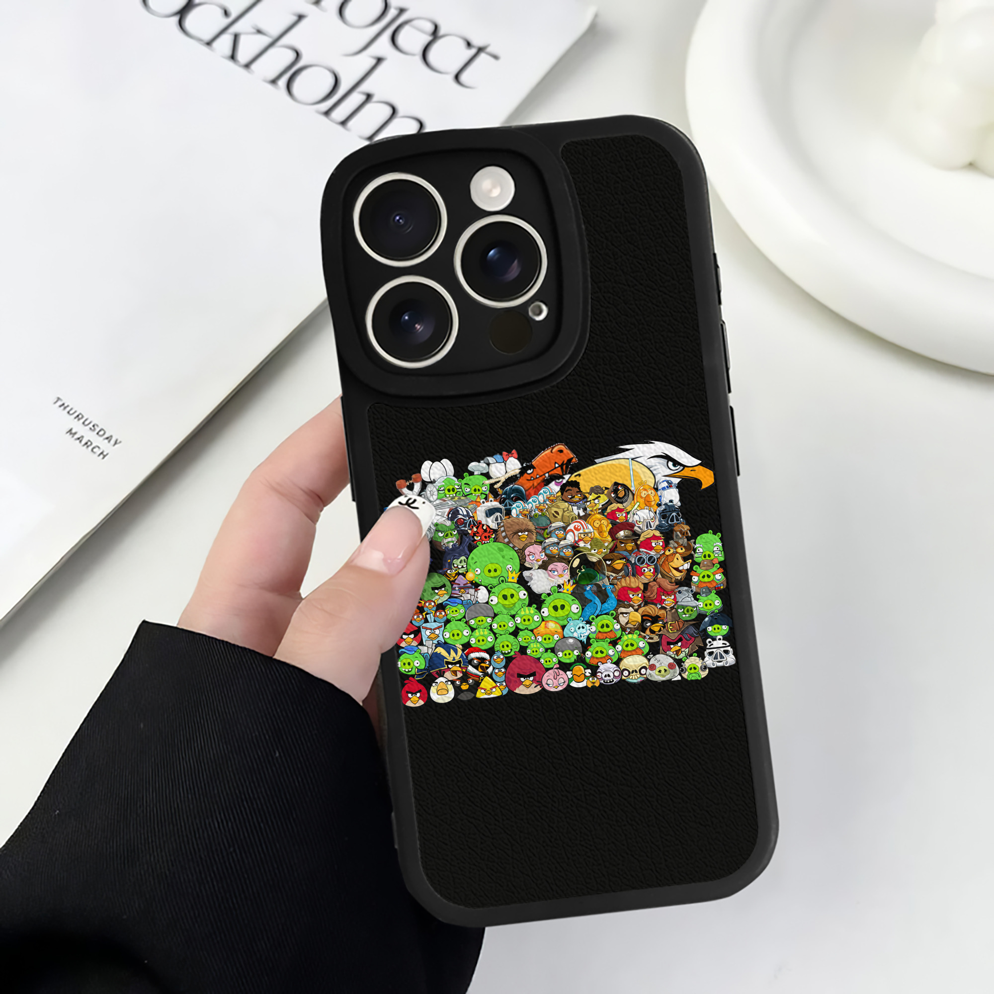 （画像用） Angry Birds アングリーバード 【iPhone 16シリーズ対応】シリコンスマホケース（レザー調） 材質：シリコン